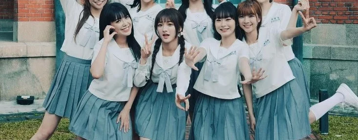 Lolly Talk 劉綺婷（Yanny）、黃詠霖（阿蛋）、郭曉妍（Ah Yo）、曾美欣（MeiMei）、陳紀澄（Tania）、鄭芷淇（Elka）、吳倩怡（Sinnie）和黃敏蕎（阿妹）