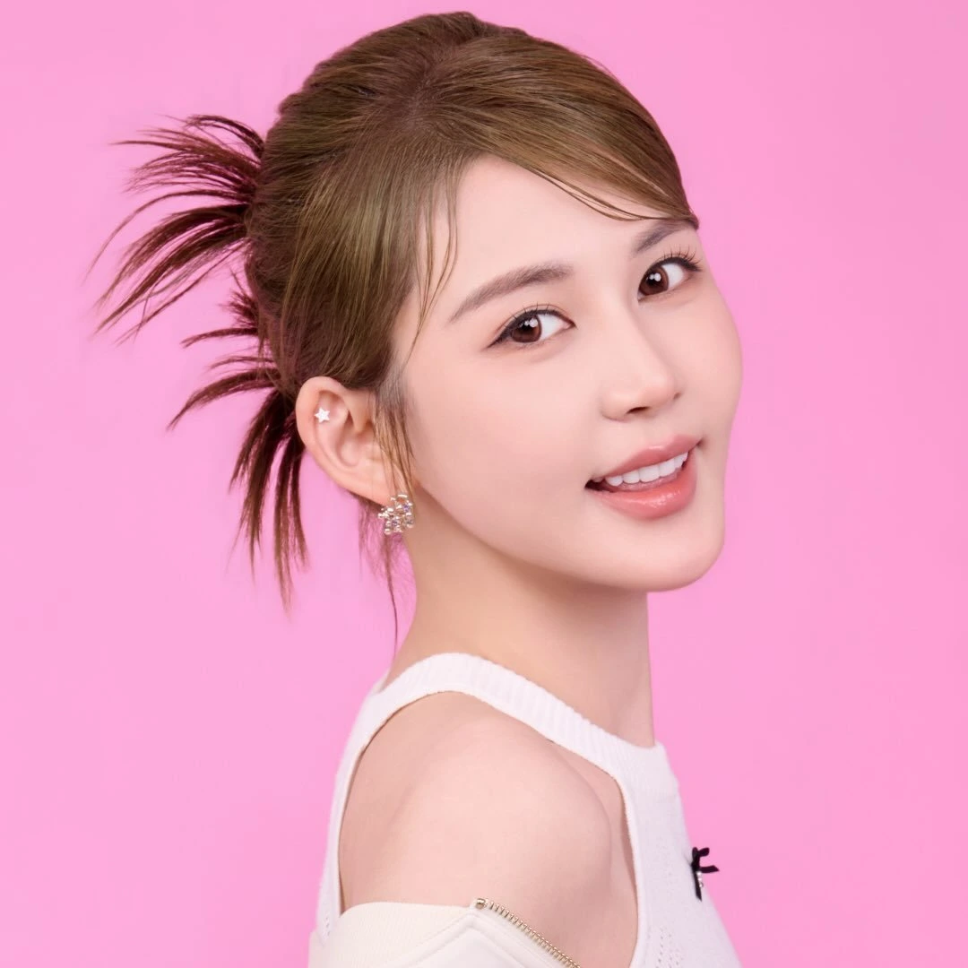 Zaina 施匡翹 香港女歌手 個人照